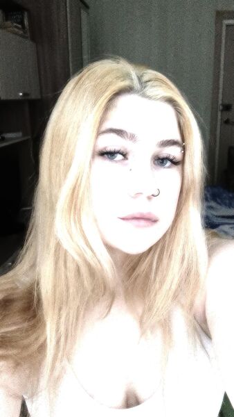  -,   Lena, 21 ,   ,   , c , 