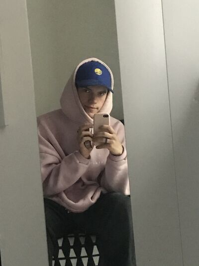  ,   Vlad, 22 ,   ,   