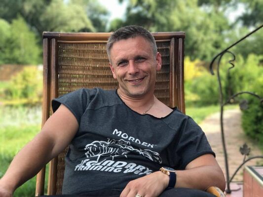  ,   Artem, 40 ,   ,   , c 