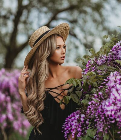  ,   Dana, 21 ,   ,   