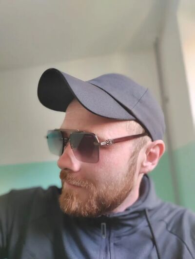  ,   Denis, 33 ,   ,   , c 