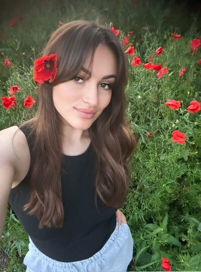 ,   Ilaria, 28 ,   ,   