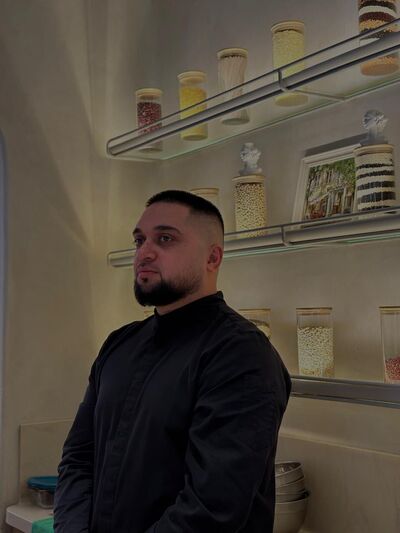  ,   Eldar, 33 ,   ,   