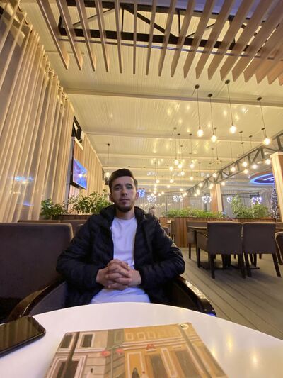  New York City,   Leon, 30 ,   ,   