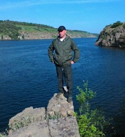  ,   Valer, 47 ,  