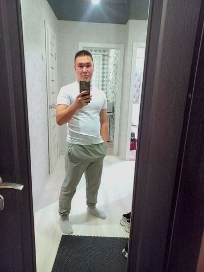  ,   Konstantin, 28 ,   ,   
