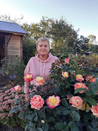  ,   Elena, 66 ,   c 