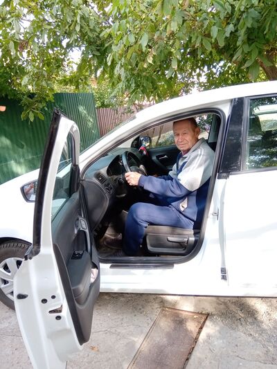  ,   Alex, 70 ,   c 