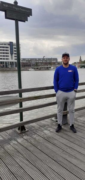  ,   Dmitrij, 36 ,     , c 