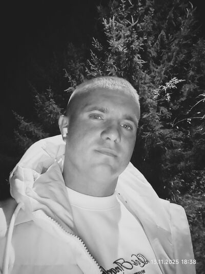  ,   Sergei, 32 ,   ,   , c , 