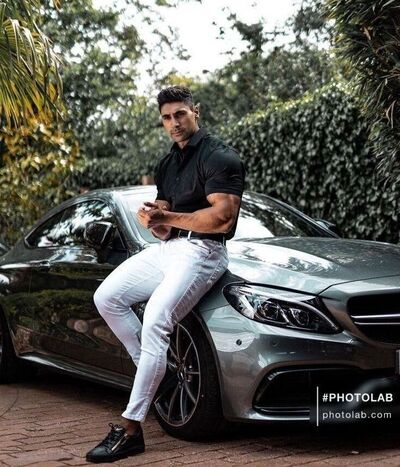  ,   Alex, 33 ,     