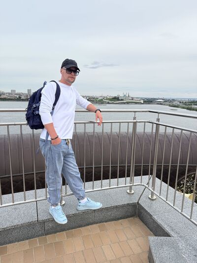  ,   Denis, 37 ,     , c , 