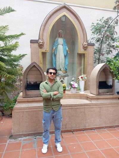  ,   Ali, 32 ,   ,   