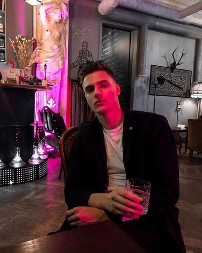  ,   David, 28 ,   