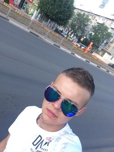  ,   Roman, 28 ,   