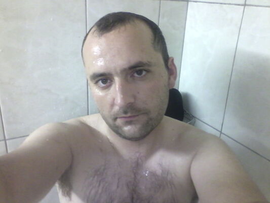  ,   Romik, 43 ,   