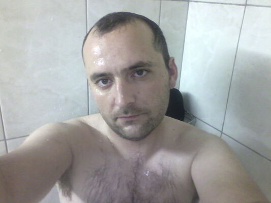  ,   Romik, 42 ,   