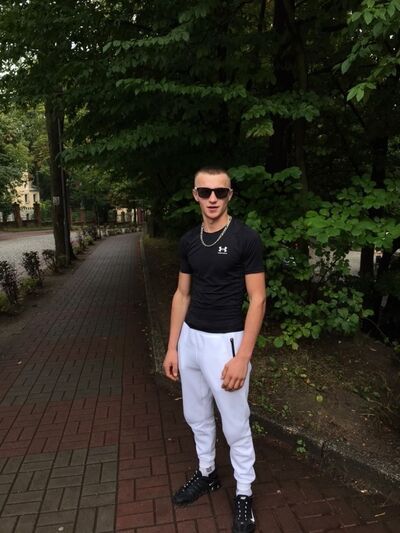  ,   Misha, 25 ,   ,   