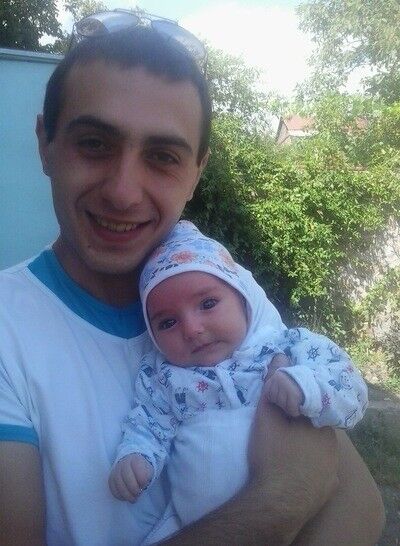  6463763  Taron, 32 ,    