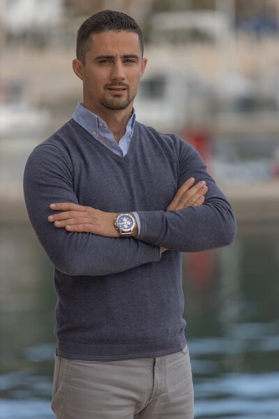  Herceg-Novi,   Nikola, 37 ,   ,   