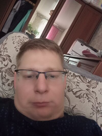  ,   Viktor, 35 ,   ,   