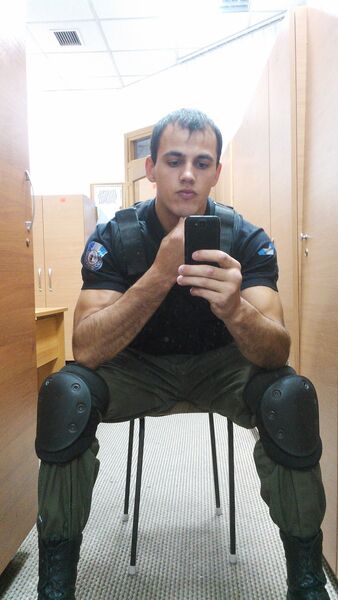  ,   Dima, 32 ,   