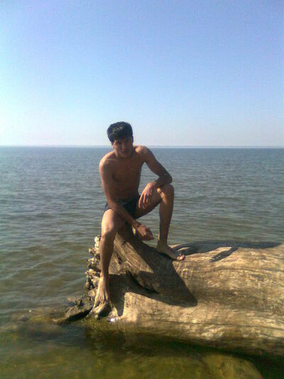  ,   Dima, 33 ,   