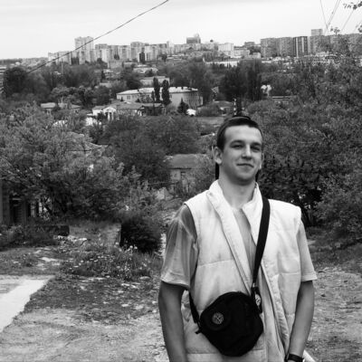  ,   Vlad, 19 ,   ,   