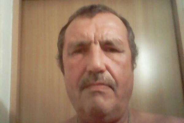  ,   Viktor, 63 ,  