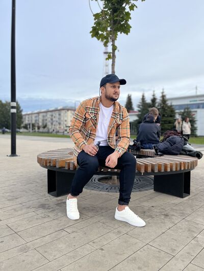  ,   Ali, 29 ,   ,   