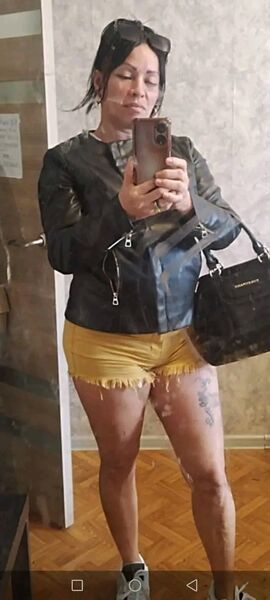  ,   Damicela, 49 ,   ,   