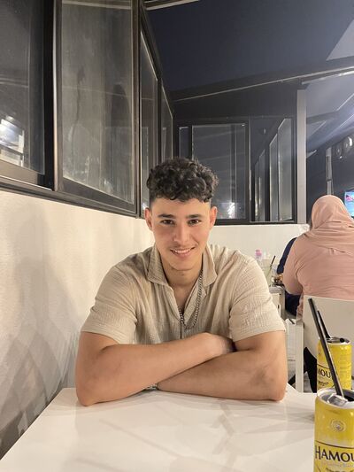  Monheim,   Momo, 23 ,   ,   