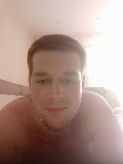  ,   Viktor, 30 ,     