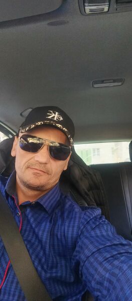  ,   Andrej, 40 ,   ,   , c 