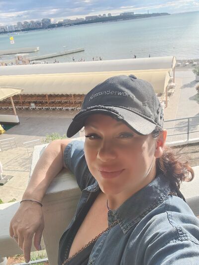  ,   VALENTINA, 44 ,   c 