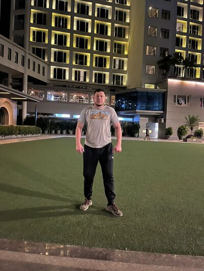  ,   Lui, 36 ,   ,   