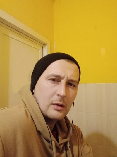  ,   Artur, 43 ,   ,   