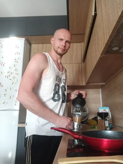  ,   Maxim, 34 ,   ,   , c 