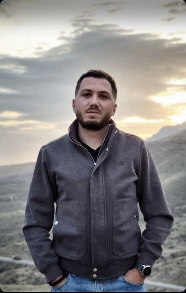  ,   Vahe, 28 ,   ,   