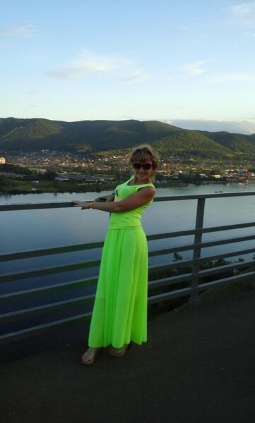  ,   Olia, 44 ,  
