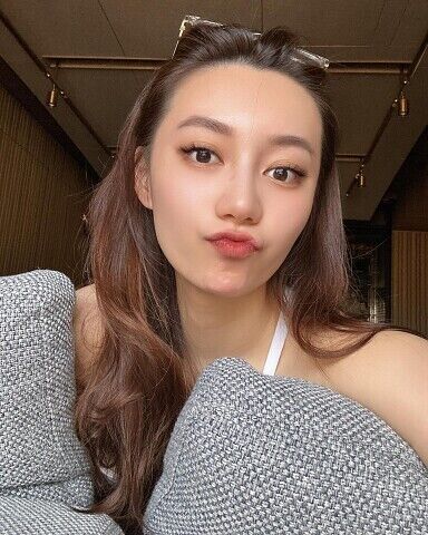 ,   Ella, 32 ,   ,   