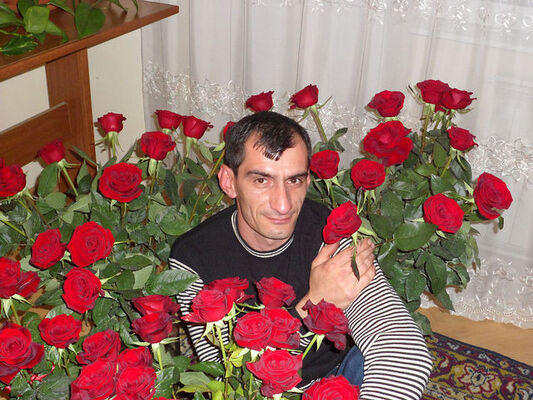  ,   Arkadi, 45 ,   ,   , c 