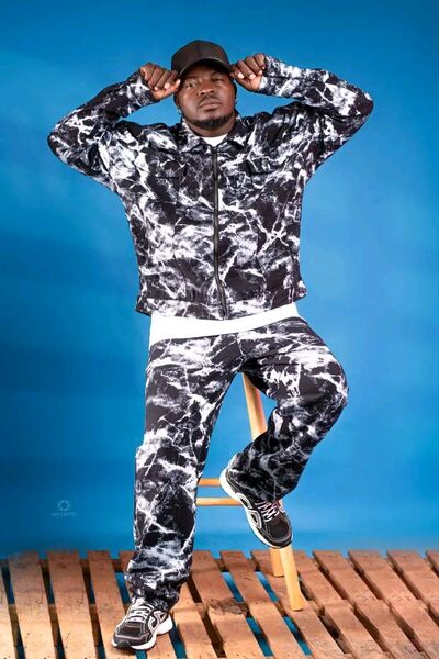  ,   Dannick eba, 40 ,   ,   