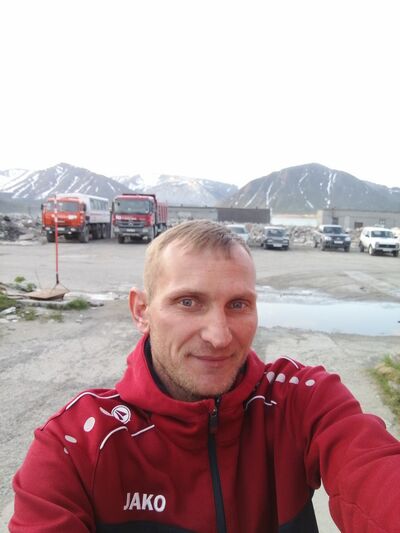  ,   Vladimir, 37 ,   ,   