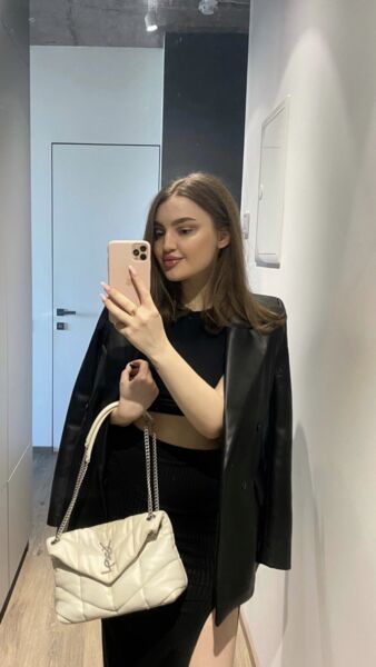  Bielany Wroclawskie,   Kris, 26 ,   ,   
