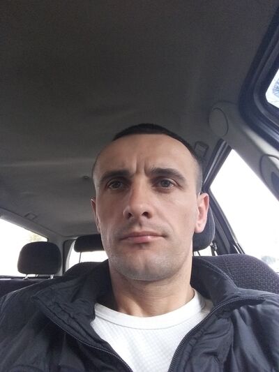  ,   Viktor, 43 ,   