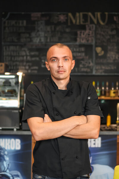  ,   Artem, 38 ,   ,   