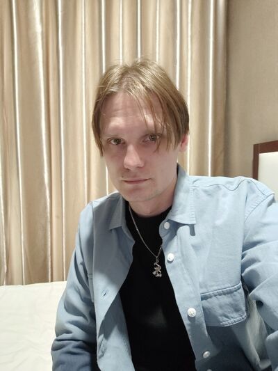  --,   Turannostraz, 32 ,   ,   