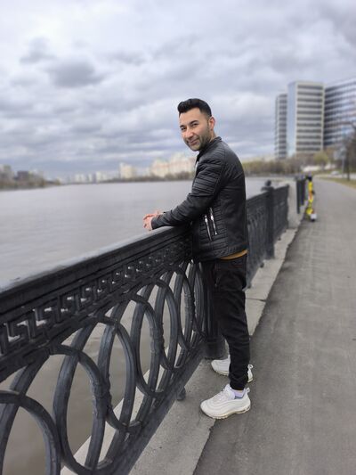  ,   Khan, 33 ,   ,   