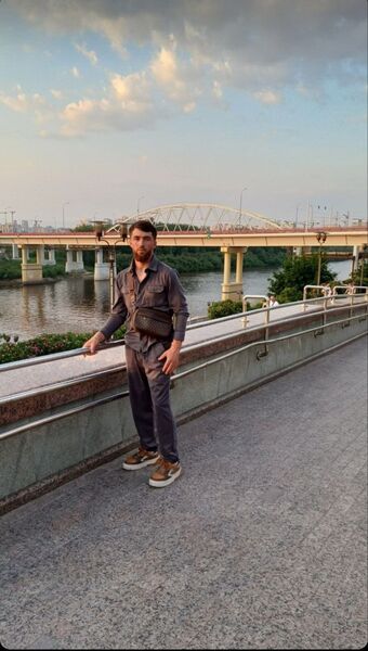  ,   Ali, 24 ,   ,   